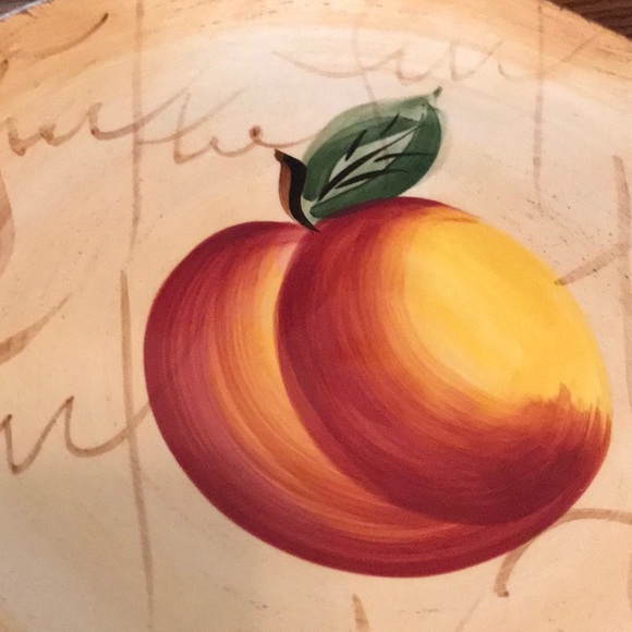 Hand painted peach plate with wavy edge - Picture 5 of 6